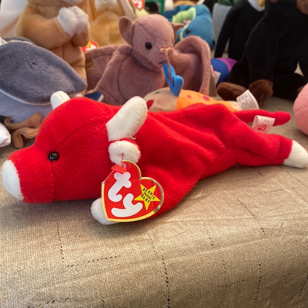 Snort beanie baby with RARE NUMBERED DATE 1995